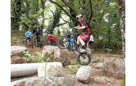 Deux pistes de trial au bois de Gwerun 